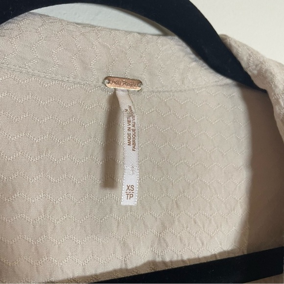 Free People Erin Buttondown in Tea/Cream size XS - Picture 9 of 12